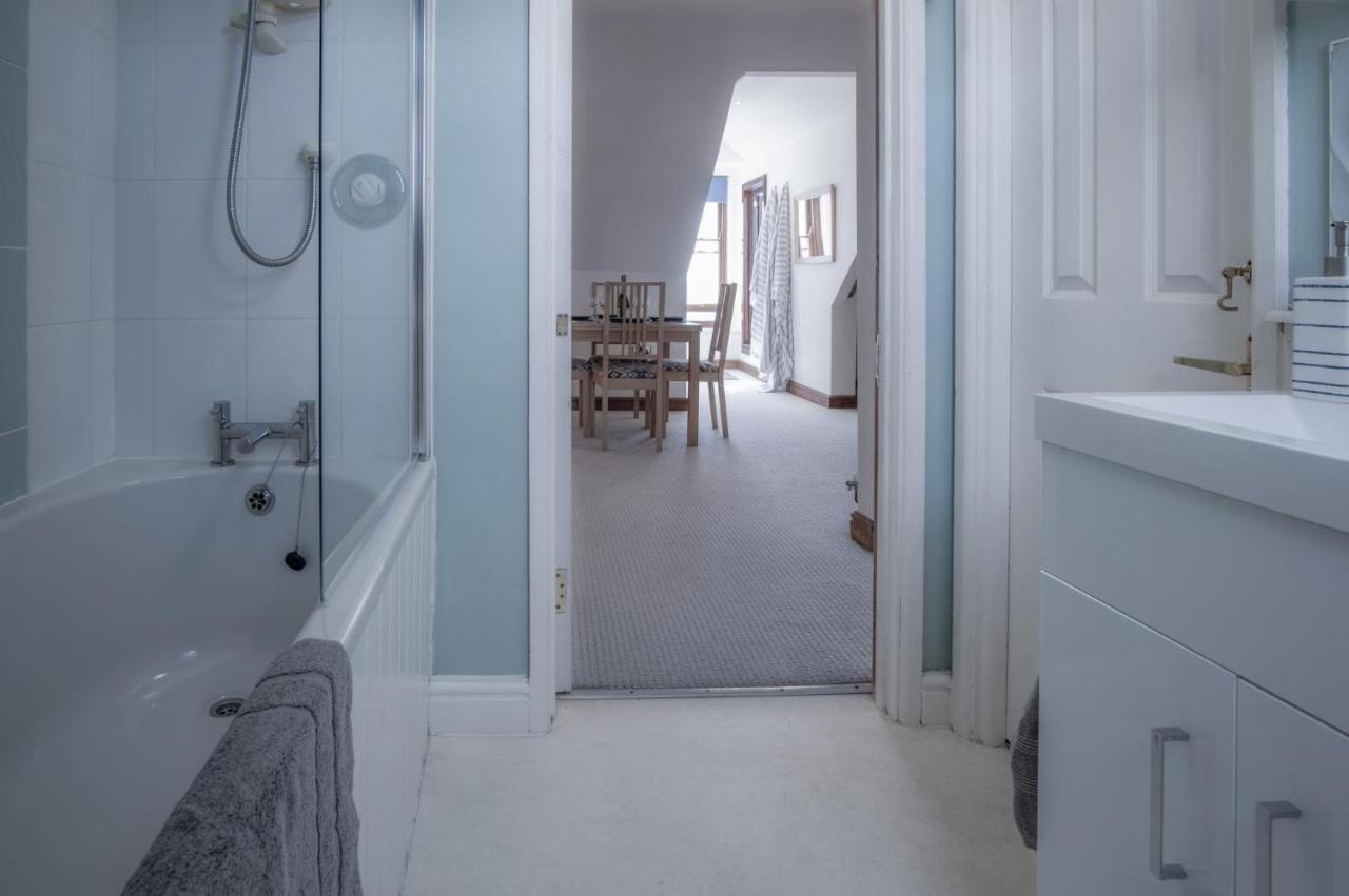 The Nest - 1 Bedroom Apartment - Tenby Exterior foto