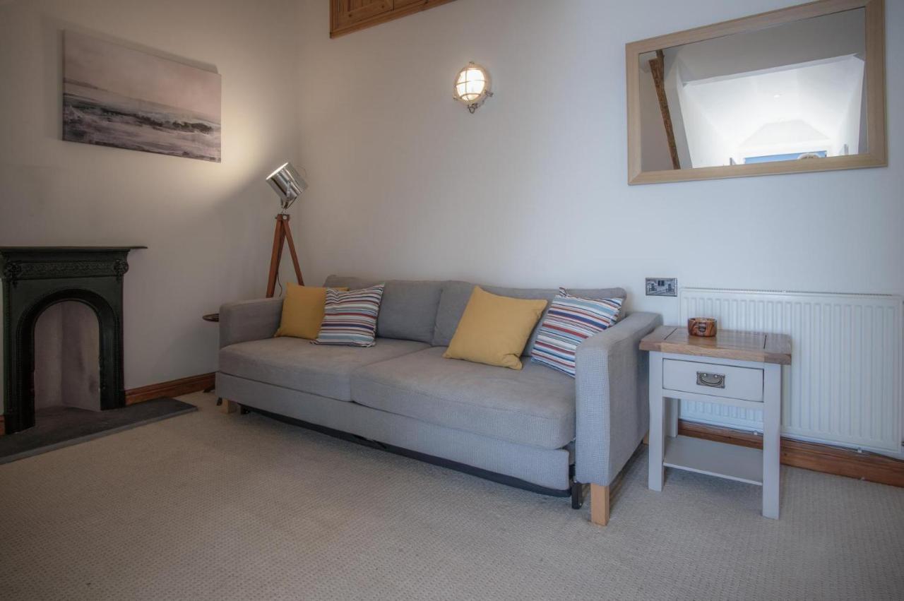 The Nest - 1 Bedroom Apartment - Tenby Exterior foto