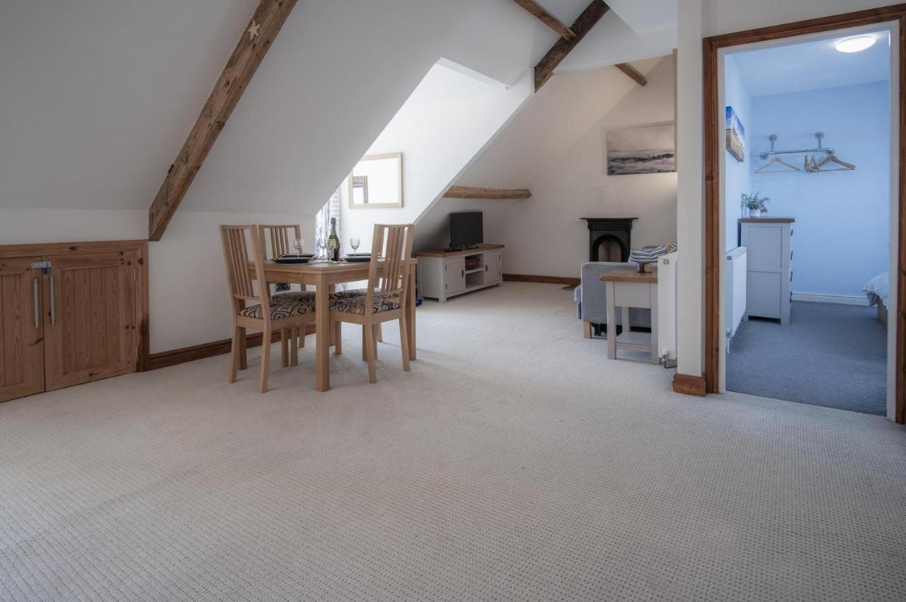 The Nest - 1 Bedroom Apartment - Tenby Exterior foto